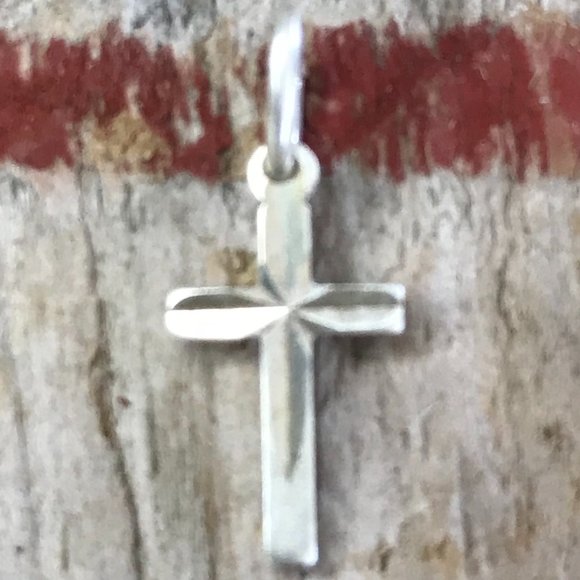 NWOT Silver Etched Cross Pendant - Picture 4 of 5